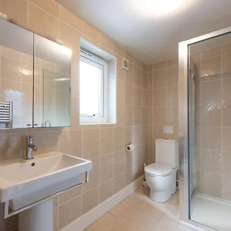 Windsor Lookout Apartment *